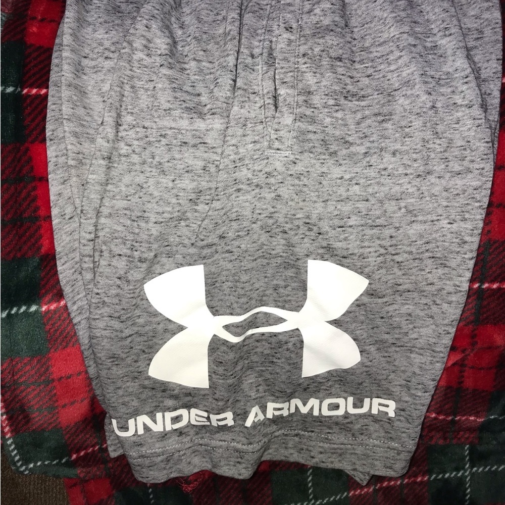 Grey under armour shorts